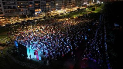 İzmir’in dev ekranlarında milli heyecan