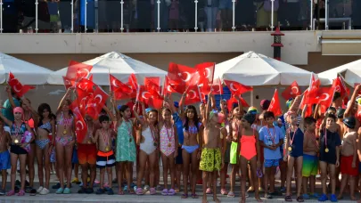 Çiğli Belediyesi’nden yüzme şenliği ve madalya töreni