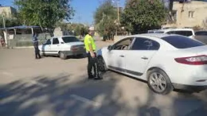 Sahte polisler yaşlı adamı dolandırdı