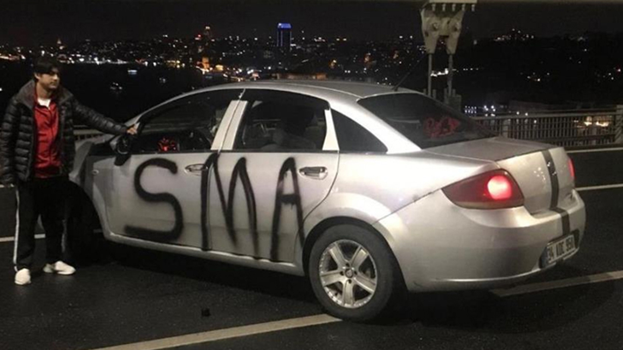 15 Temmuz Şehitler Köprüsü’nü ‘SMA’ yazılı araçla trafiğe kapatmıştı: Hapis cezasına çarptırıldı