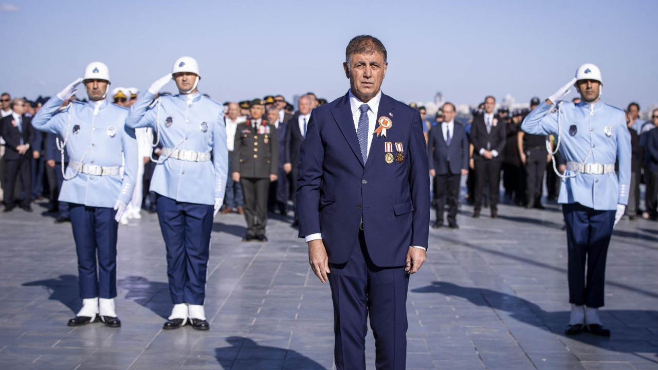 Başkan Tugay gazileri ağırladı