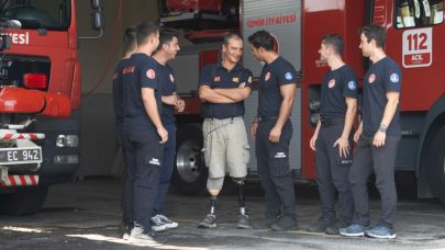 Engelli itfaiyeci çok sevdiği mesleğinden hiç kopmadı