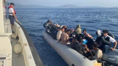 İzmir'de 42 düzensiz göçmen yakalandı, 22'si kurtarıldı