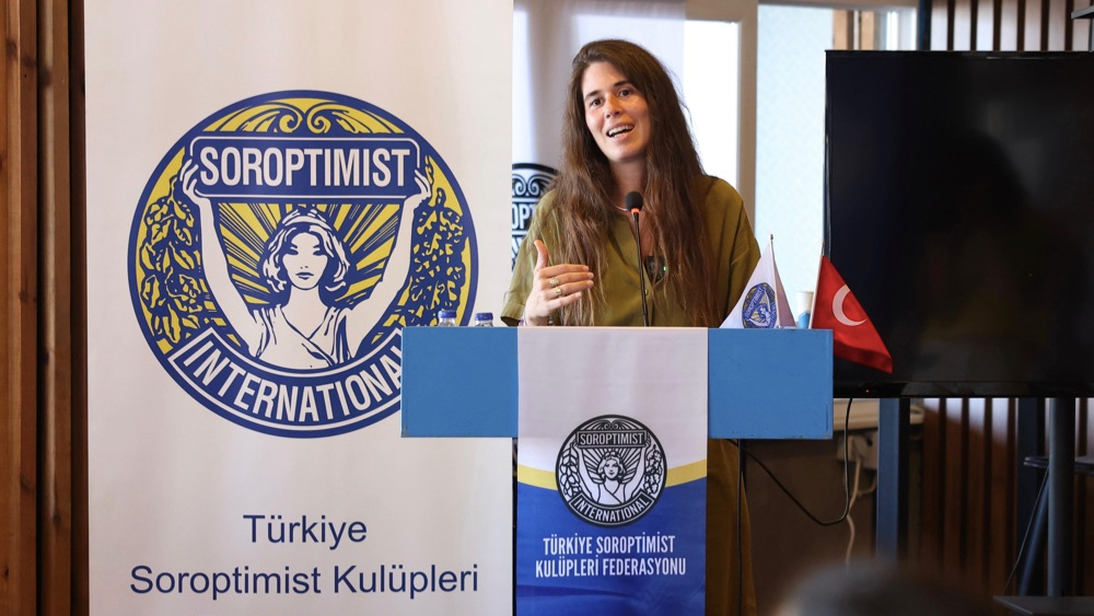 Başkan Denizli genç kadınlara seslendi