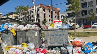 AK Parti Çiğli İlçe Başkanı Özdemir’den Çiğli Belediyesi’ne çöp tepkisi!