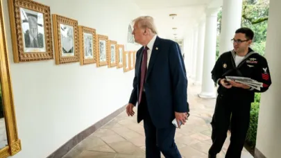 Beyaz Saray'da Biden'ın portresi yerine otomatik imza makinesinin fotoğrafı kullanıldı