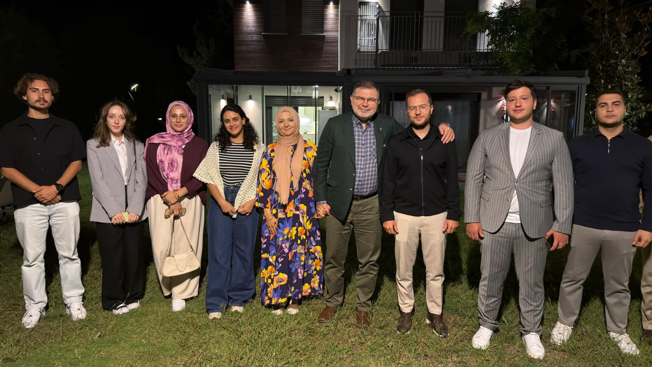 Başkan Saygılı, üniversite öğrencilerini evinde misafir etti
