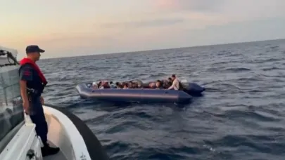 İzmir'de 138 düzensiz göçmen ve 2 göçmen kaçakçısı yakalandı
