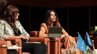 Çeşme Belediye Başkanı Lâl Denizli, İzmir Büyükşehir Belediyesi Kurumsal Sürdürülebilirlik Raporu Lansmanında konuştu