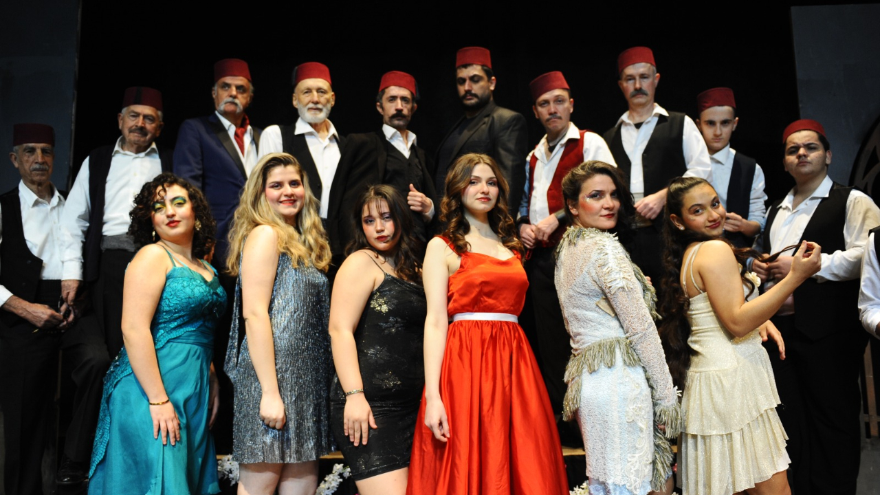 Karşıyaka Belediye Tiyatrosu 4 Ekim’de perde açıyor