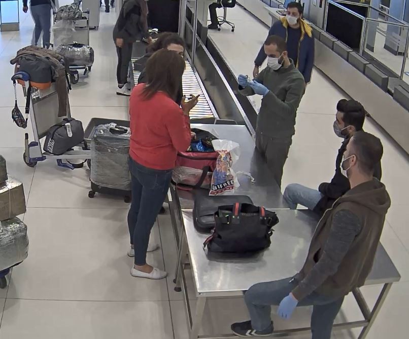 İstanbul Havalimanı'nda kaçak Covid-19 ilacı yakalandı