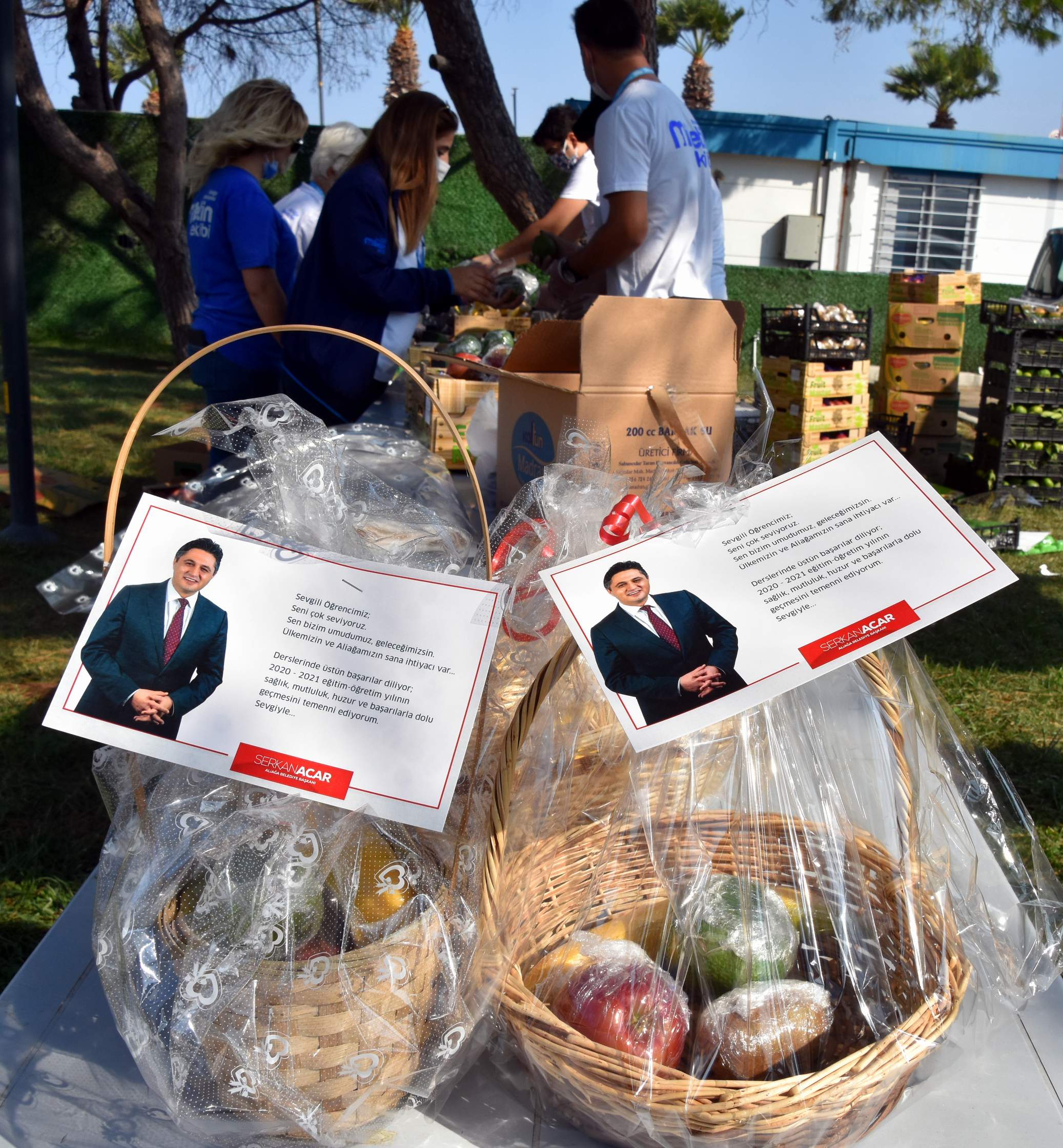 BAŞKAN ACAR'DAN 'OKULA HOŞ GELDİN HEDİYESİ'