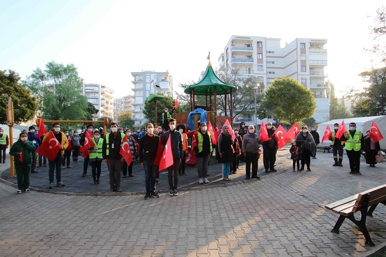 BAYRAKLI ATASI'NI ANDI