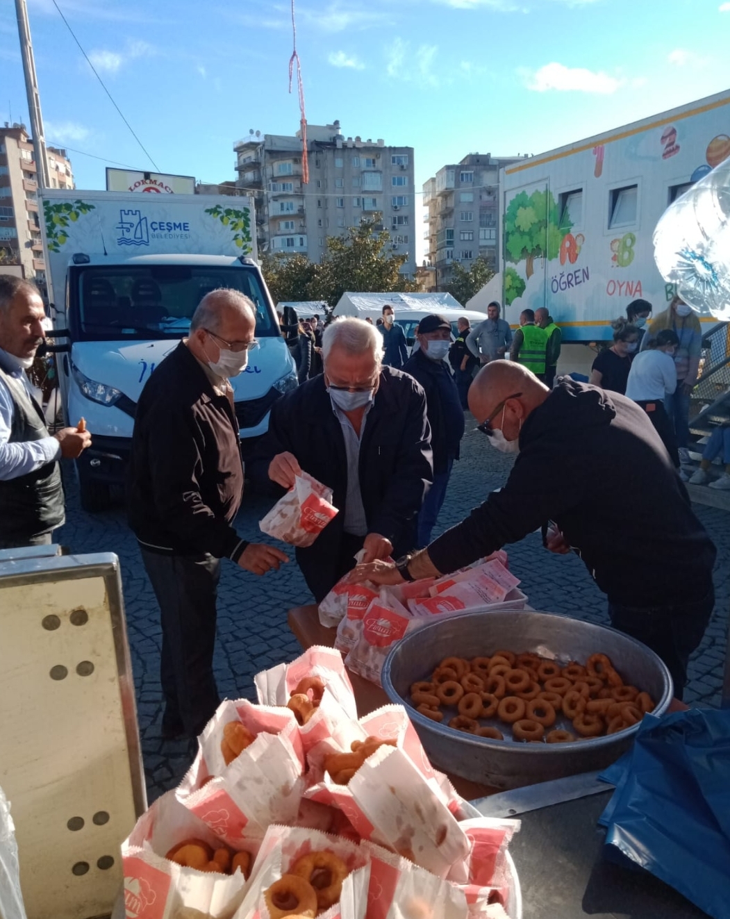 BERGAMA BELEDİYESİ'NDEN DEPREMZEDELERE DESTEK