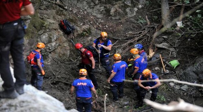 Selde kaybettiği ailesi için yardım istedi