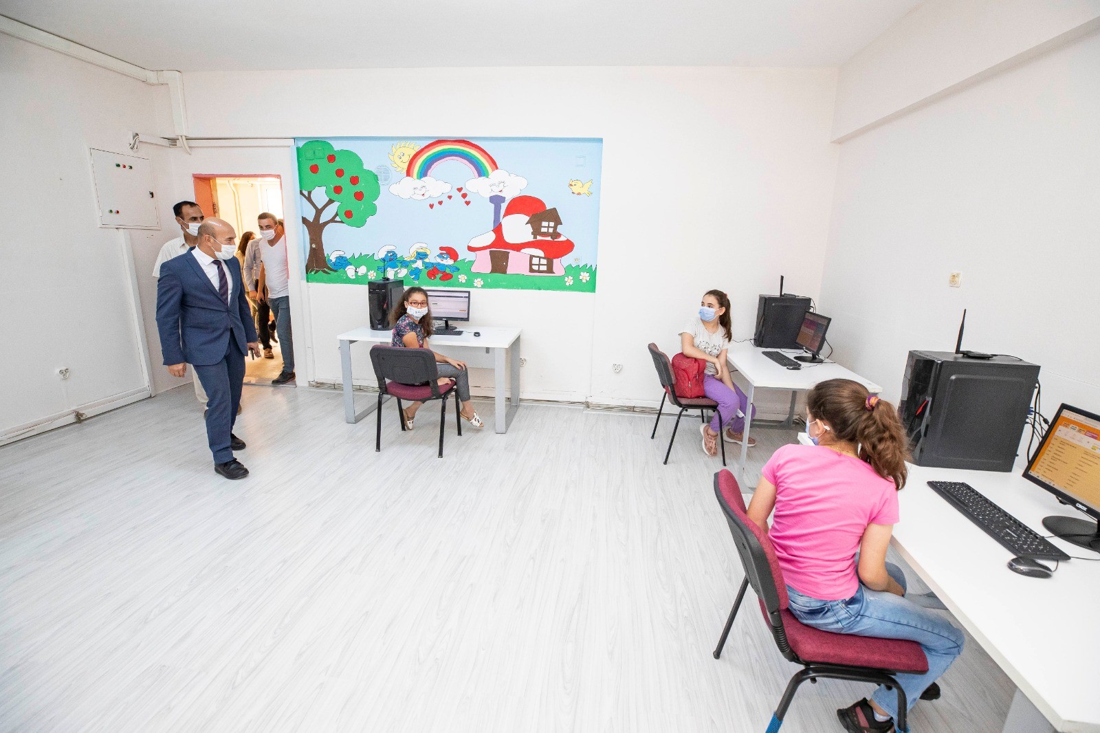 BÜYÜKŞEHİRDEN ÖĞRENCİLERE DESTEK