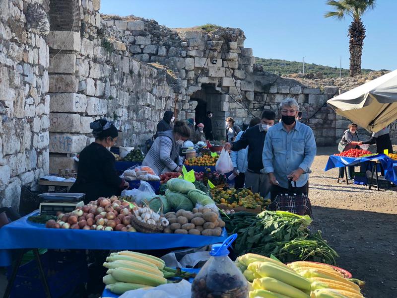 SIĞACIK KALEİÇİ PAZARI YENİDEN KURULDU
