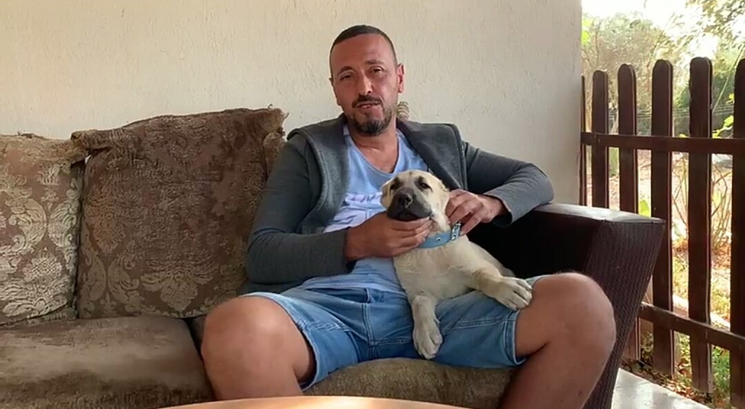 YAVRULARI ANADOLU ÇOBAN KÖPEĞİ BESLİYOR