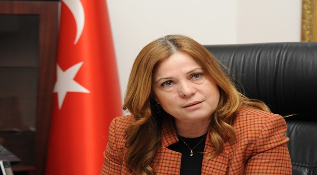 FATMA ÇALKAYA SAĞLIK EMEKÇİLERİNİN YANINDA