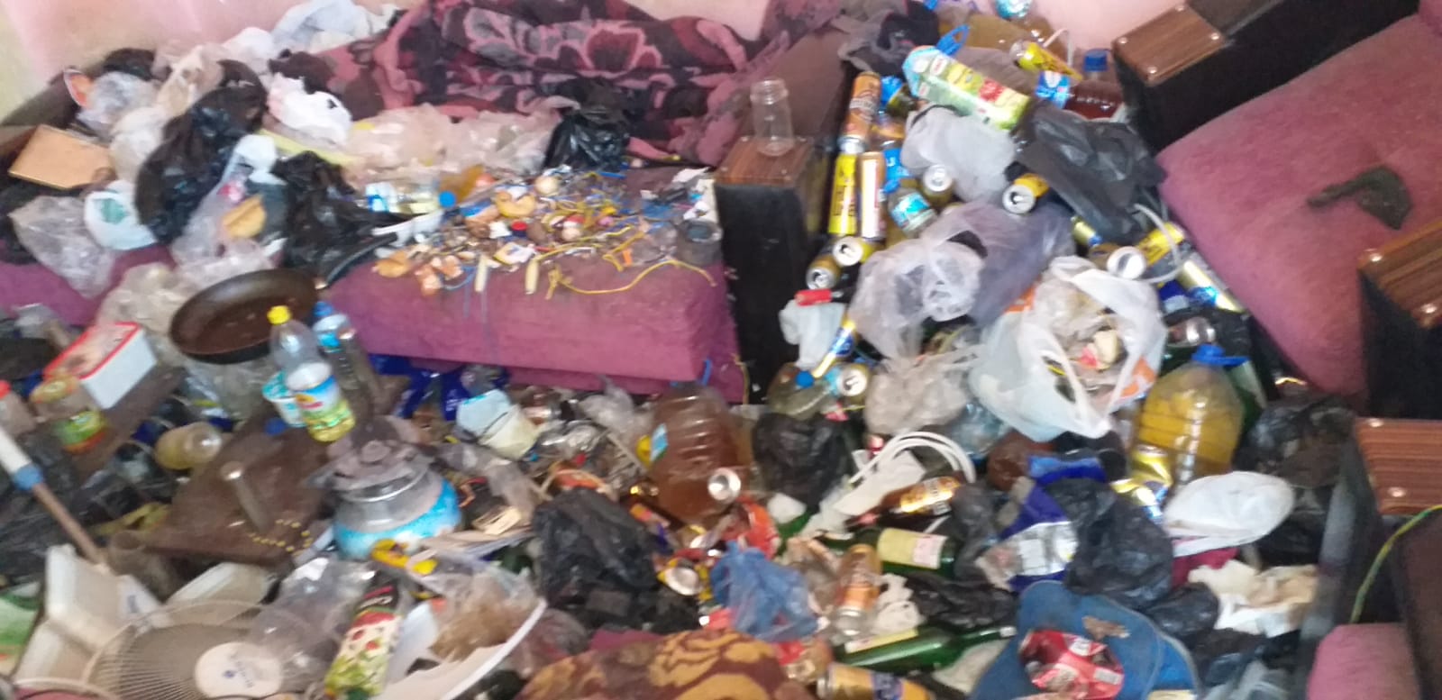 BİR BUÇUK TON ATIK ÇIKTI