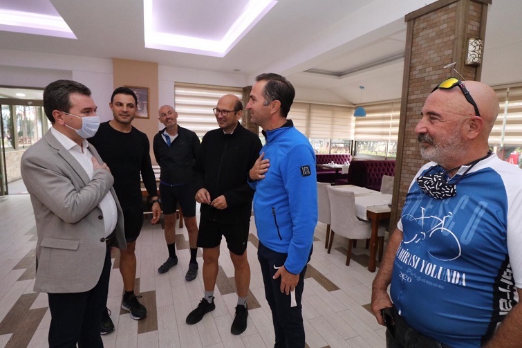 BERGAMA İÇİN PEDAL ÇEVİRDİLER
