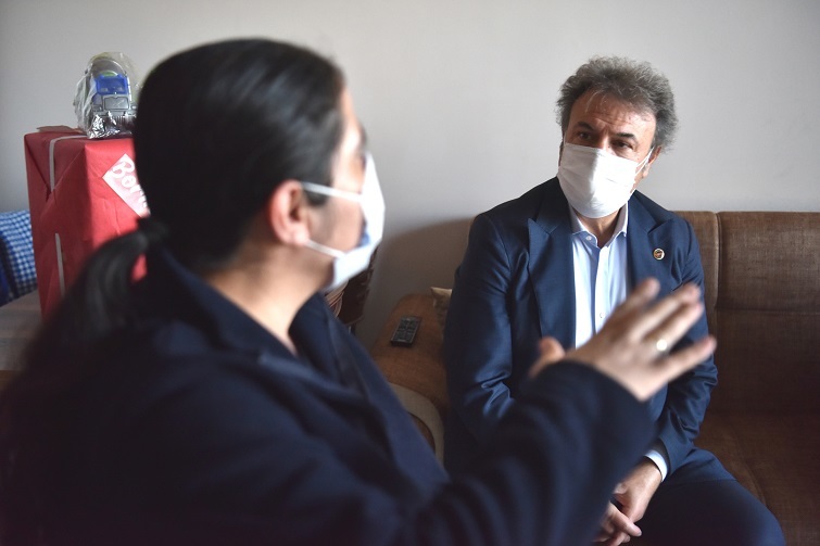 BAŞKAN İDUĞ'DAN DEPREMZEDELERE ZİYARET