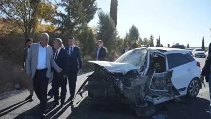 Adıyaman'da iki otomobil çarpıştı