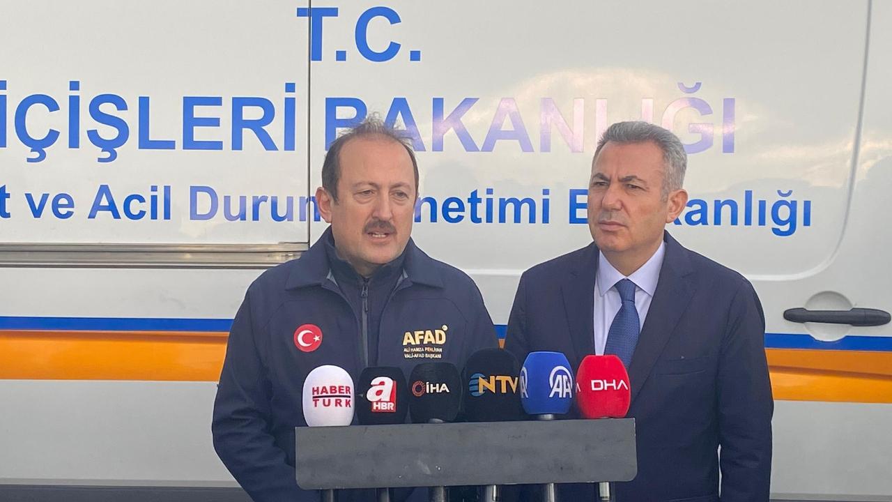 AFAD Başkanı Pehlivan ve Vali Elban'dan Foça'da açıklama