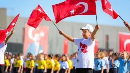 Aliağalılar Cumhuriyetin 102. Yılını Hep Birlikte Coşkuyla Kutlayacak