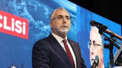 Bakan Işıkhan: İzmir'in dağlarında, çöp yığınları büyüyor