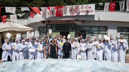 Bornova Belediyesi’nden istihdama tatlı dokunuş
