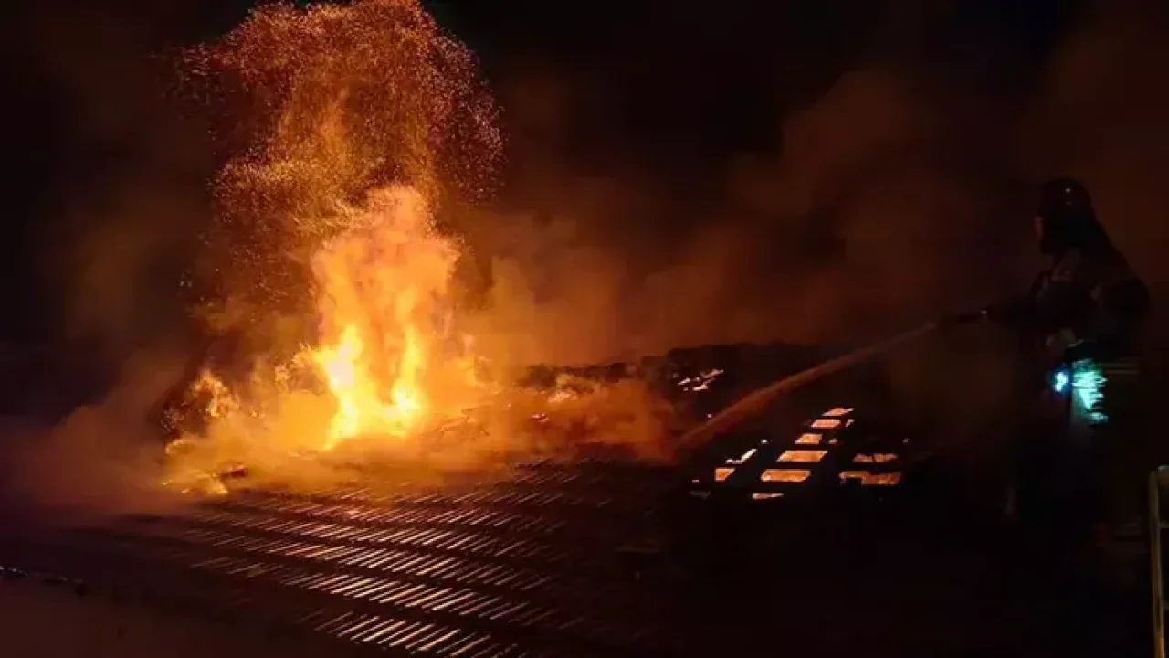 Bursa&#039;da oto yedek parça dükkanında yangın