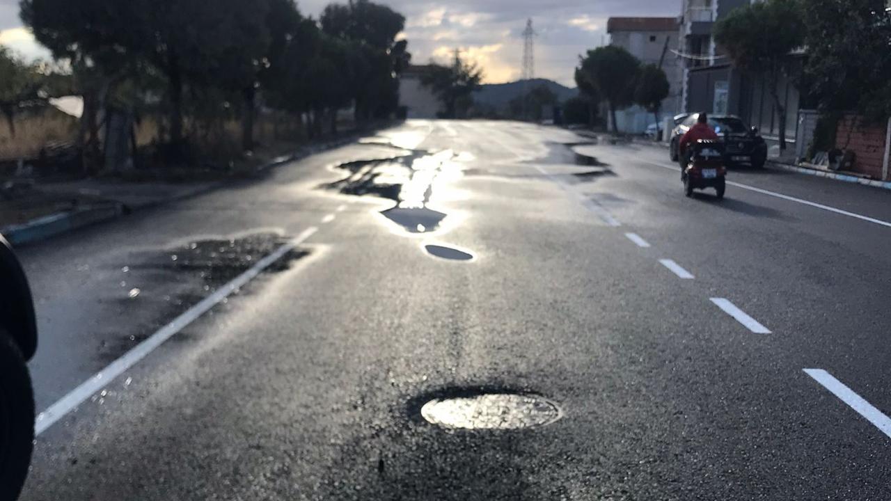Büyükşehir’in Helvacı Asfaltı 11 Günde Çöktü