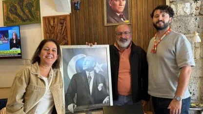 Çeşme Belediyesi’nden Muhtarlar Haftasında anlamlı hediye