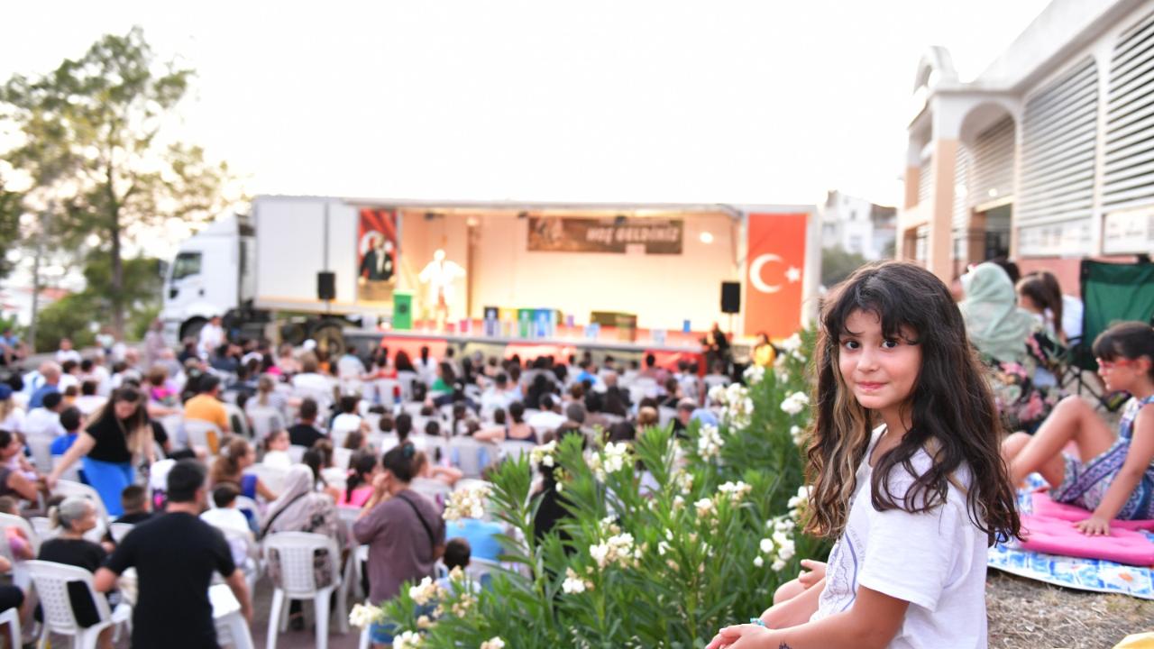 Çiğli’de yaz boyunca sokaklar sanatla şenlendi