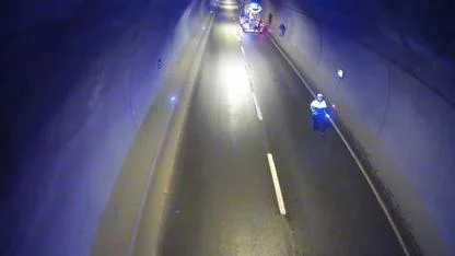 Cumhurbaşkanı Erdoğan’ın Rize’de konvoyunun geçeceği tünelde trafik polisleri olası kazayı önledi