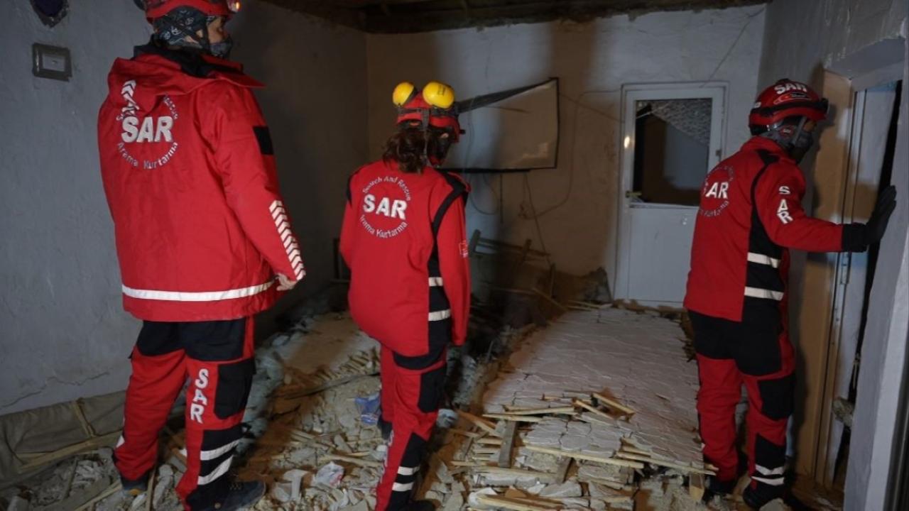 Düğün çerezi hazırlayan ailenin başına evin tavanı çöktü