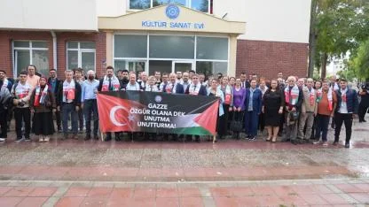 Ege Üniversitesinde, Gazze soykırımı bir kez daha protesto edildi