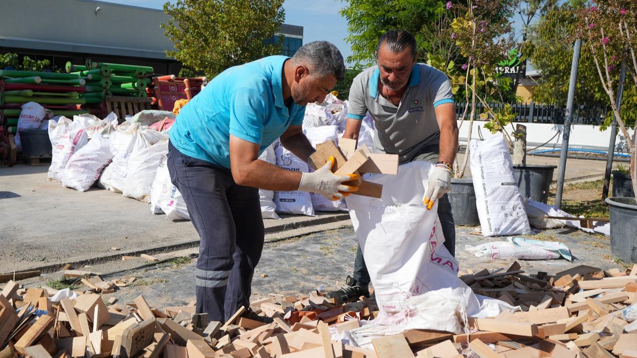Gaziemir Belediyesi’nden yurttaşlara yakacak odun desteği
