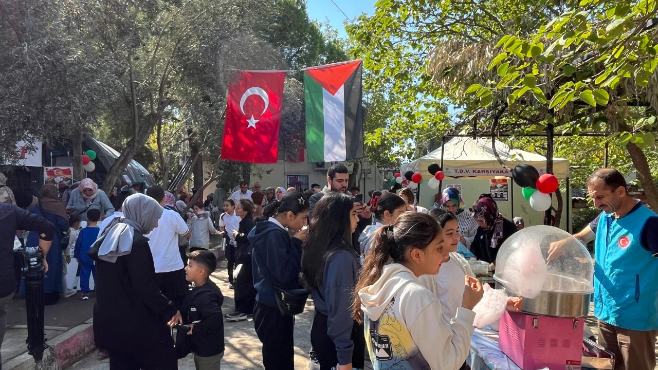 Gazze için İzmir&#039;de &quot;Hayır çarşısı&quot; kuruldu