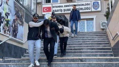 İstanbul’da turistin parasını "tırnakçılık" yöntemiyle çaldılar