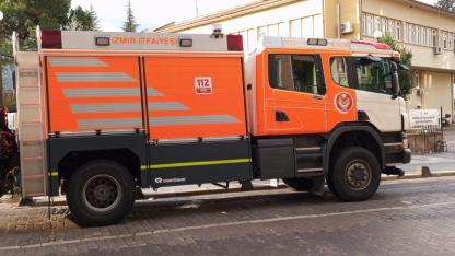 İzmir İtfaiyesi deprem sonrası destek için Sındırgı’da