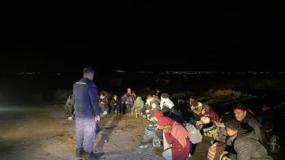 İzmir'de 30 düzensiz göçmen yakalandı