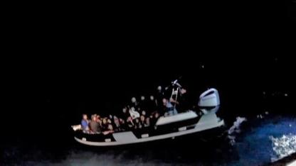 İzmir'de 33 düzensiz göçmen kurtarıldı, 50 göçmen yakalandı