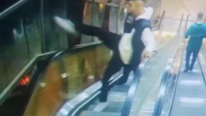 İzmir’de üst geçit korkuluklarına zarar verenler tutuklandı