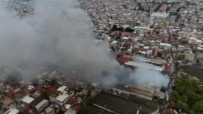 İzmir’deki depo yangını kontrol altında