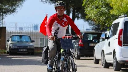 İzmirli gezgin ‘Asrın Felaketi' için pedal çeviriyor