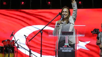 Karşıyaka, Cumhuriyet’in ışığında tek yürek oldu!