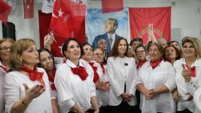 Karşıyaka’da 7’den 77’ye Cumhuriyet coşkusu!