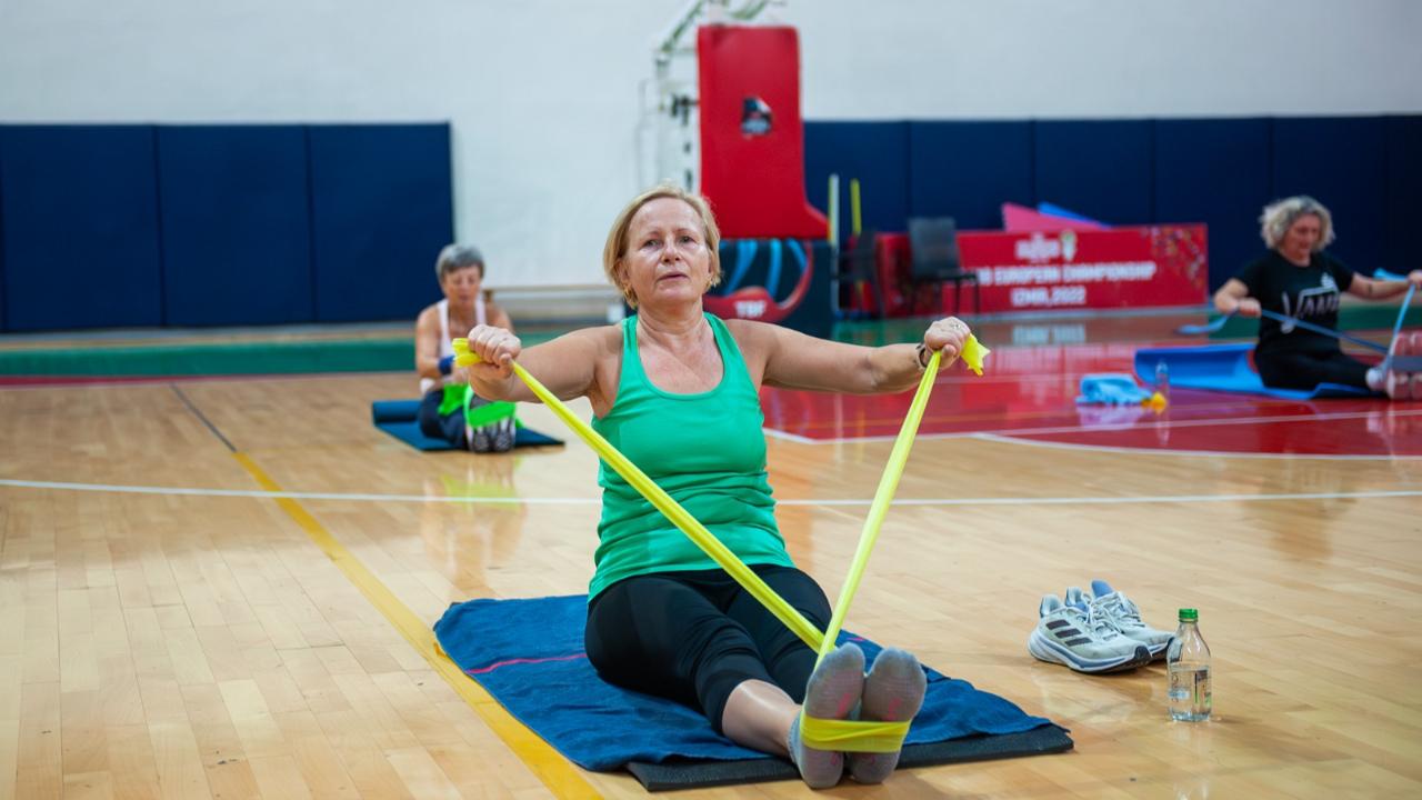 Karşıyaka’da sabah aktiviteleri spor salonlarına taşındı
